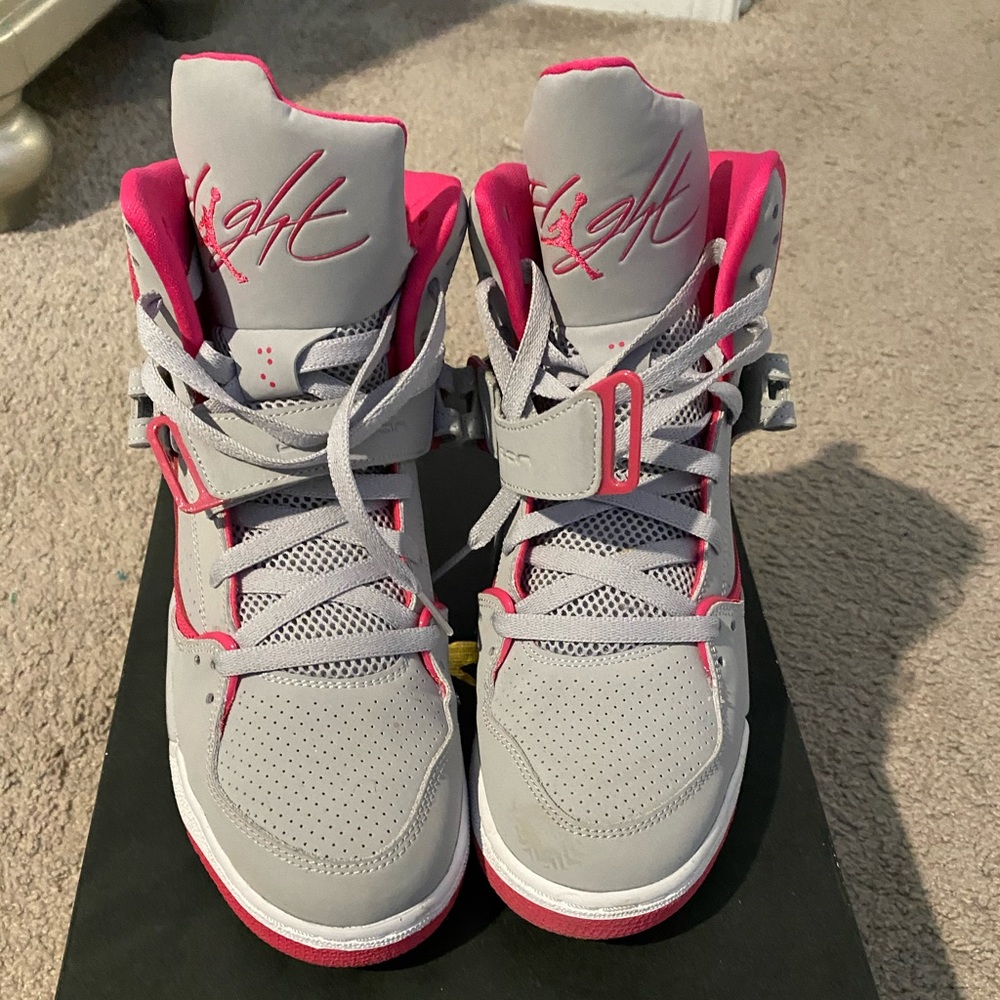 Jordan Flight pink and grey